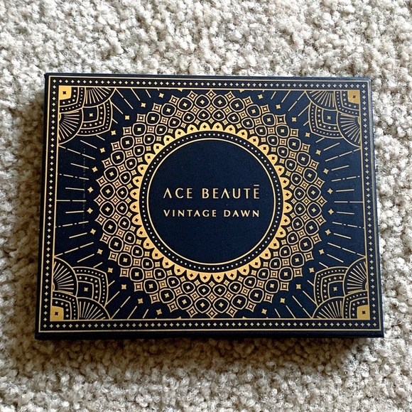 Ace Beaute Vintage Dawn Eyeshadow Palette NEW - Picture 3 of 3